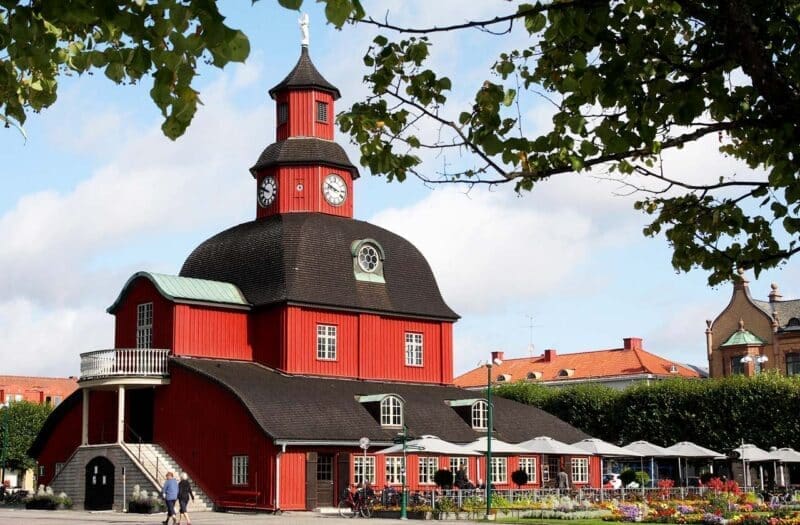 En bild över gamla rådhuset i Lidköping